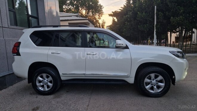 Toyota Land Cruiser Prado-11