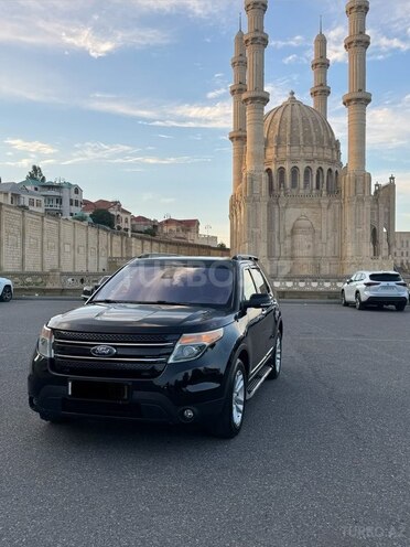 Ford Explorer-3