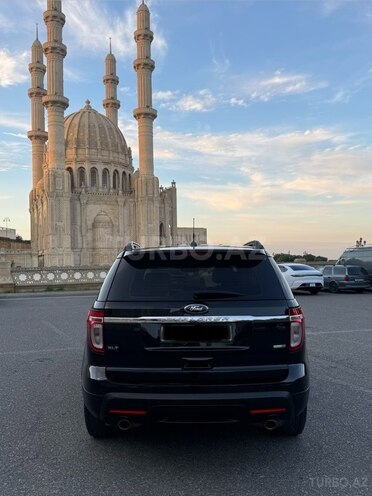 Ford Explorer-5