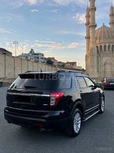 Ford Explorer-8
