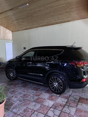 Hyundai Santa Fe-12