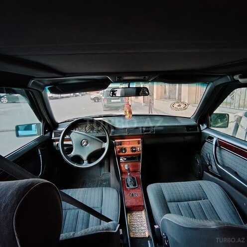 Mercedes 200 E-10