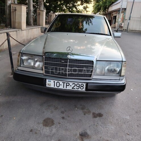 Mercedes 200 E-1