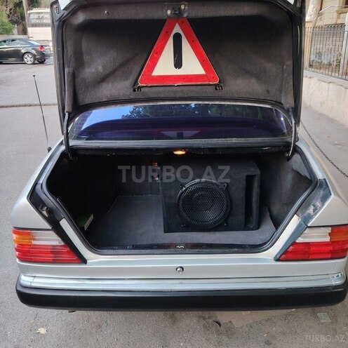 Mercedes 200 E-7