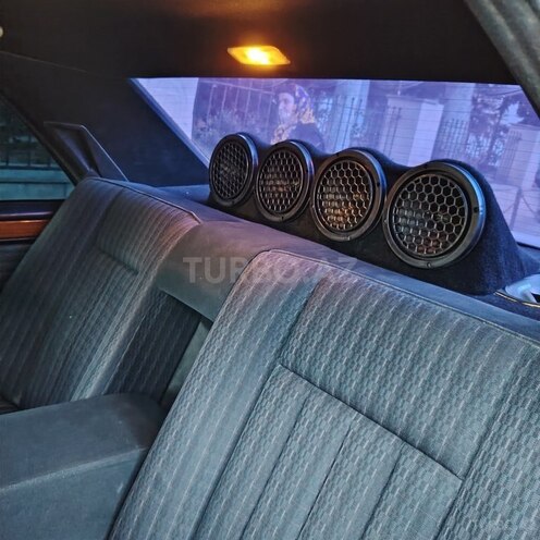 Mercedes 200 E-8