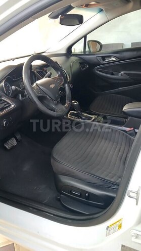 Chevrolet Cruze-12