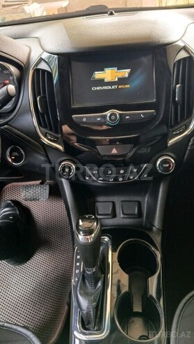 Chevrolet Cruze-13
