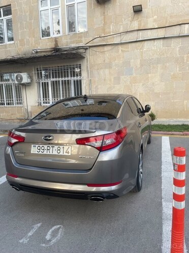 Kia Optima-4