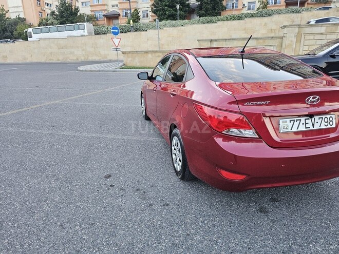 Hyundai Accent-6