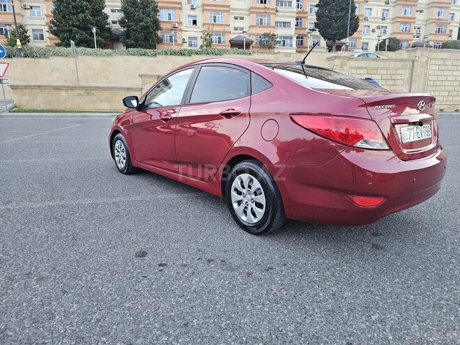 Hyundai Accent-9