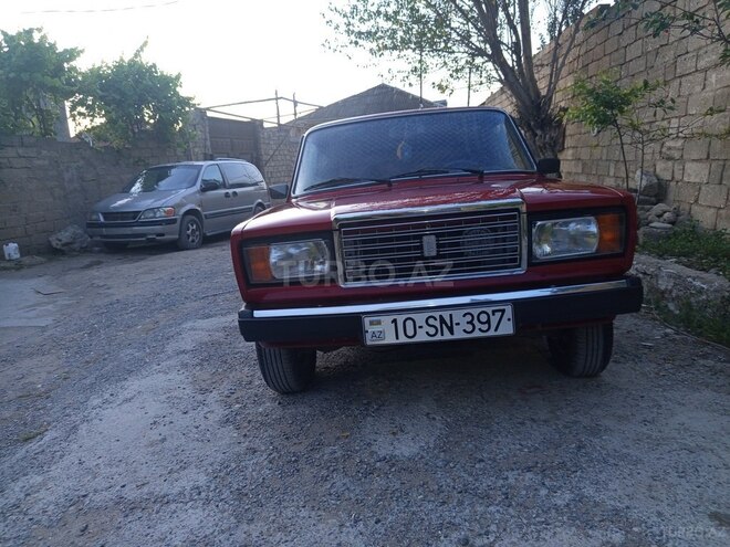 LADA (VAZ) 2107-1