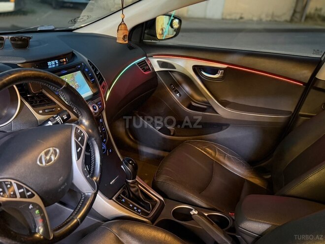 Hyundai Avante-9