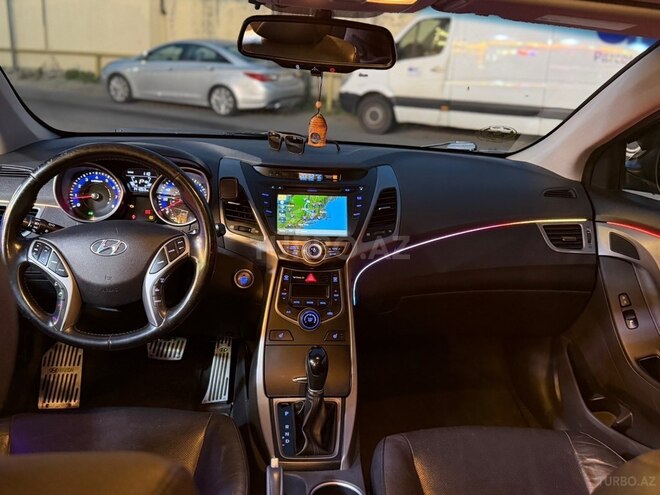 Hyundai Avante-8