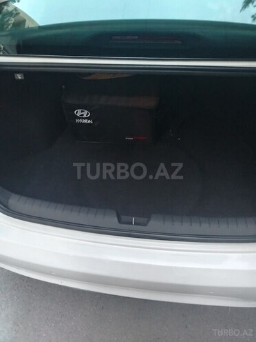 Hyundai Sonata-13