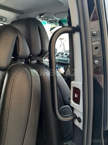 Mercedes Viano-5