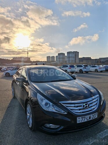Hyundai Sonata-1