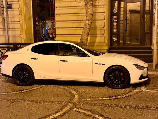 Maserati Ghibli-3