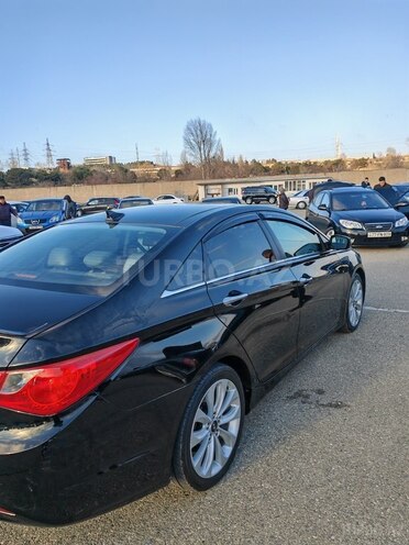 Hyundai Sonata-4
