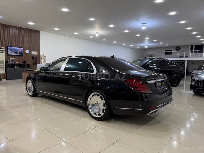 Mercedes-Maybach S 500-12