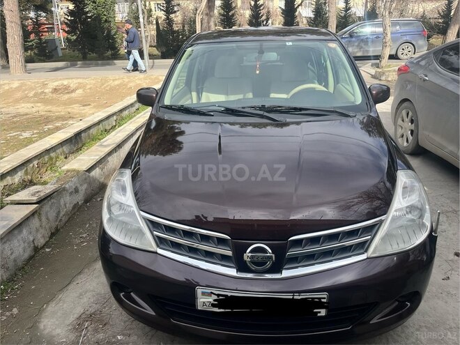 Nissan Tiida-1