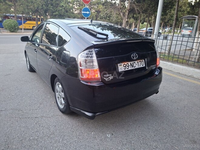 Toyota Prius-5