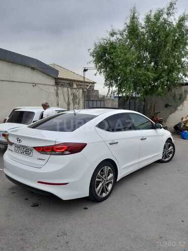 Hyundai Elantra-5