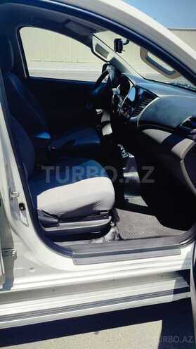 Mitsubishi L200-15