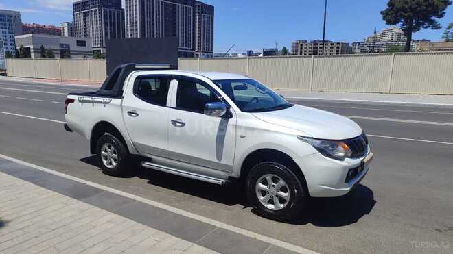Mitsubishi L200-4