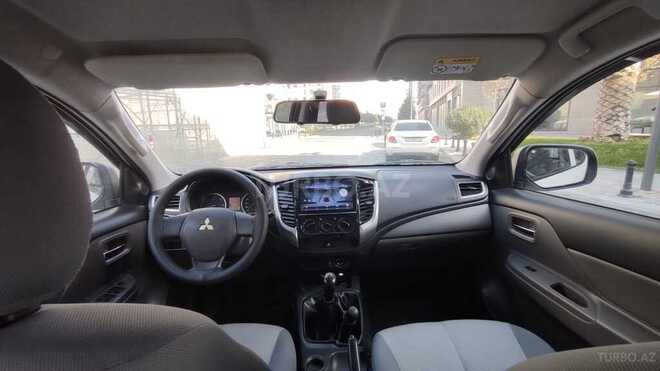Mitsubishi L200-9
