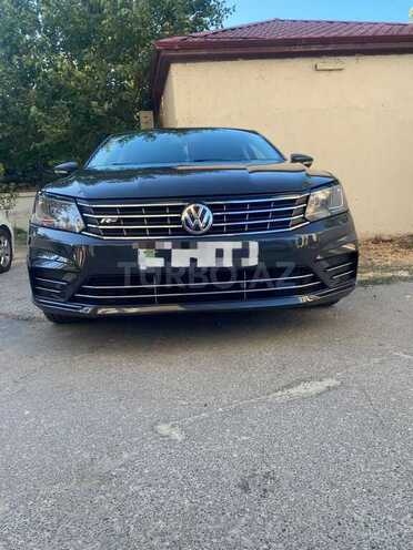 Volkswagen Passat-2