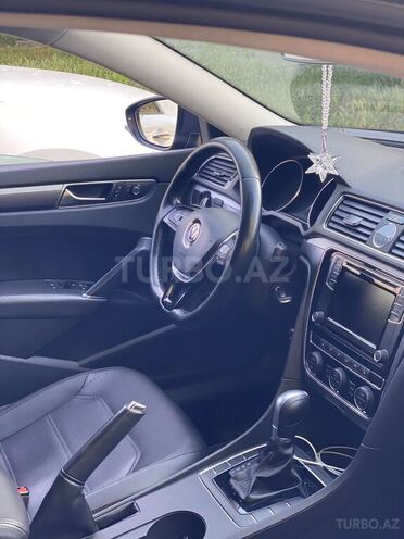 Volkswagen Passat-7