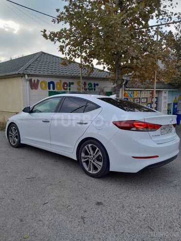 Hyundai Elantra-6