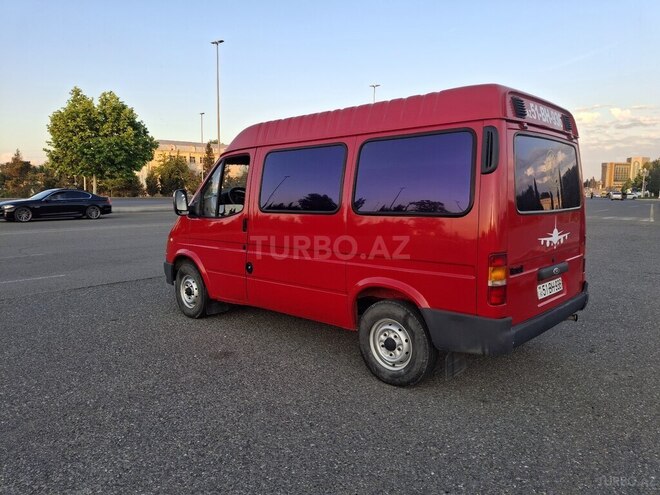 Ford Transit-10