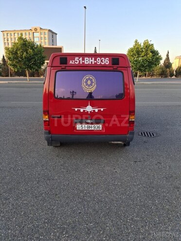 Ford Transit-13