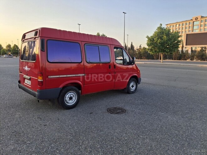 Ford Transit-15