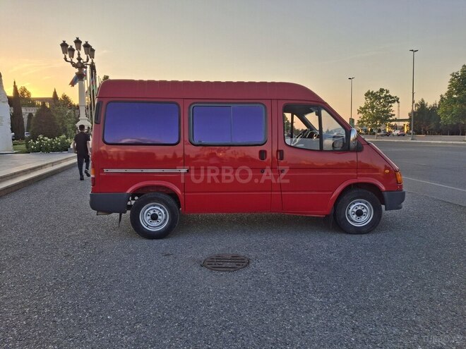 Ford Transit-16