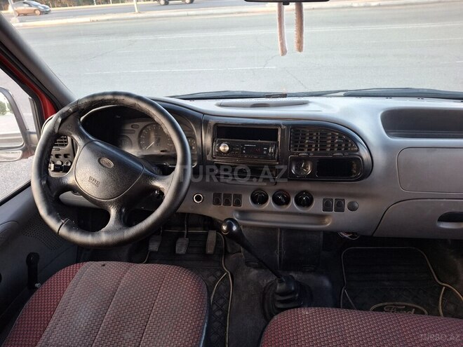 Ford Transit-19