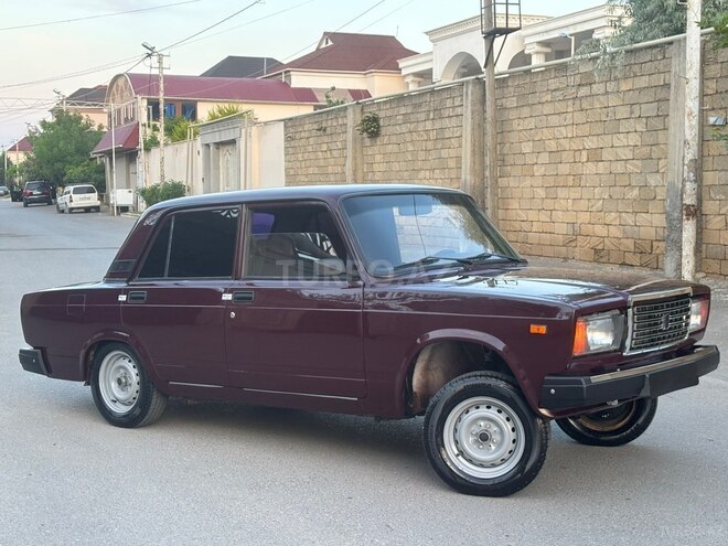 LADA (VAZ) 2107-1