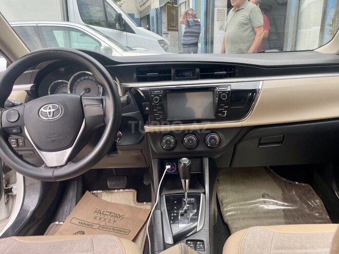 Toyota Corolla-4
