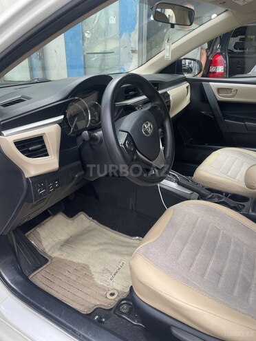 Toyota Corolla-6