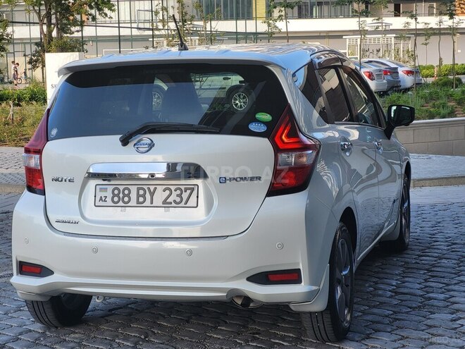Nissan Note-7