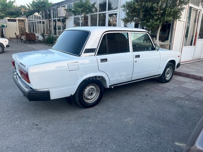 LADA (VAZ) 2107-2