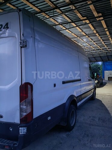 Ford Transit-4