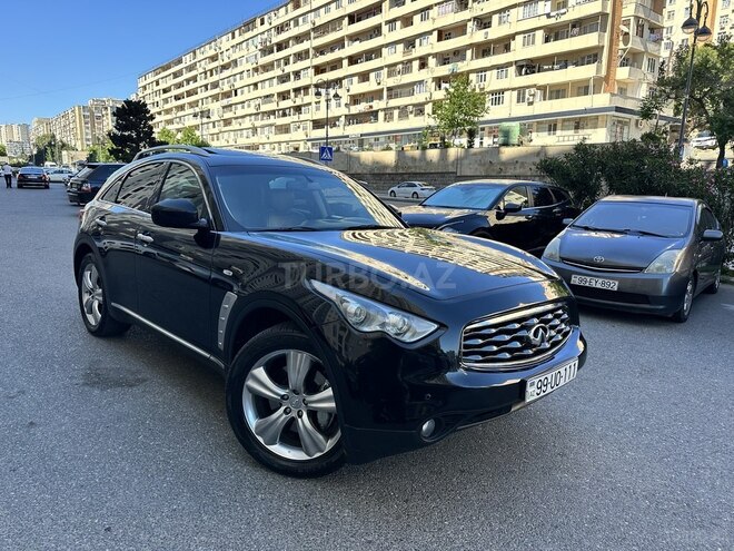 Infiniti FX35-3
