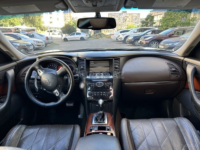 Infiniti FX35-6
