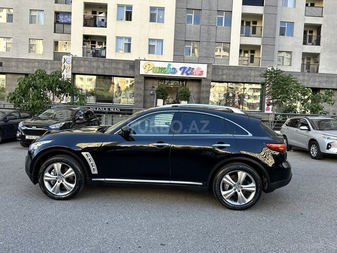 Infiniti FX35-13