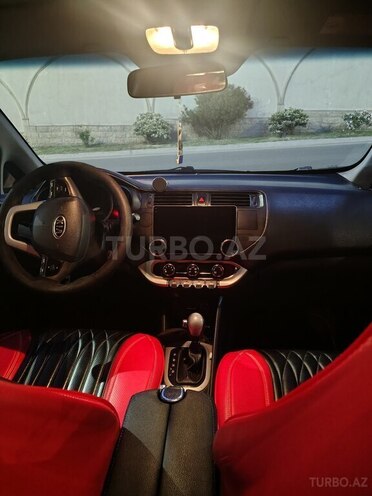 Kia Rio-7