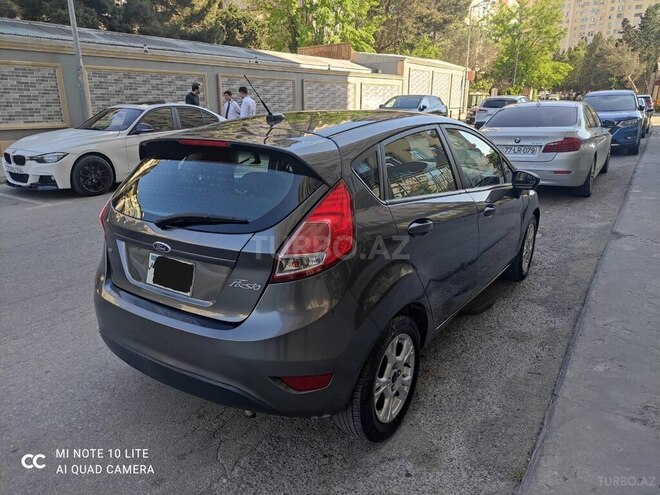 Ford Fiesta-4