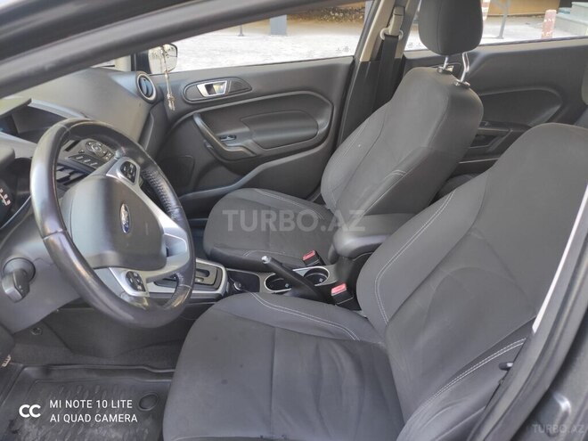Ford Fiesta-9