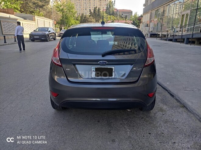 Ford Fiesta-6